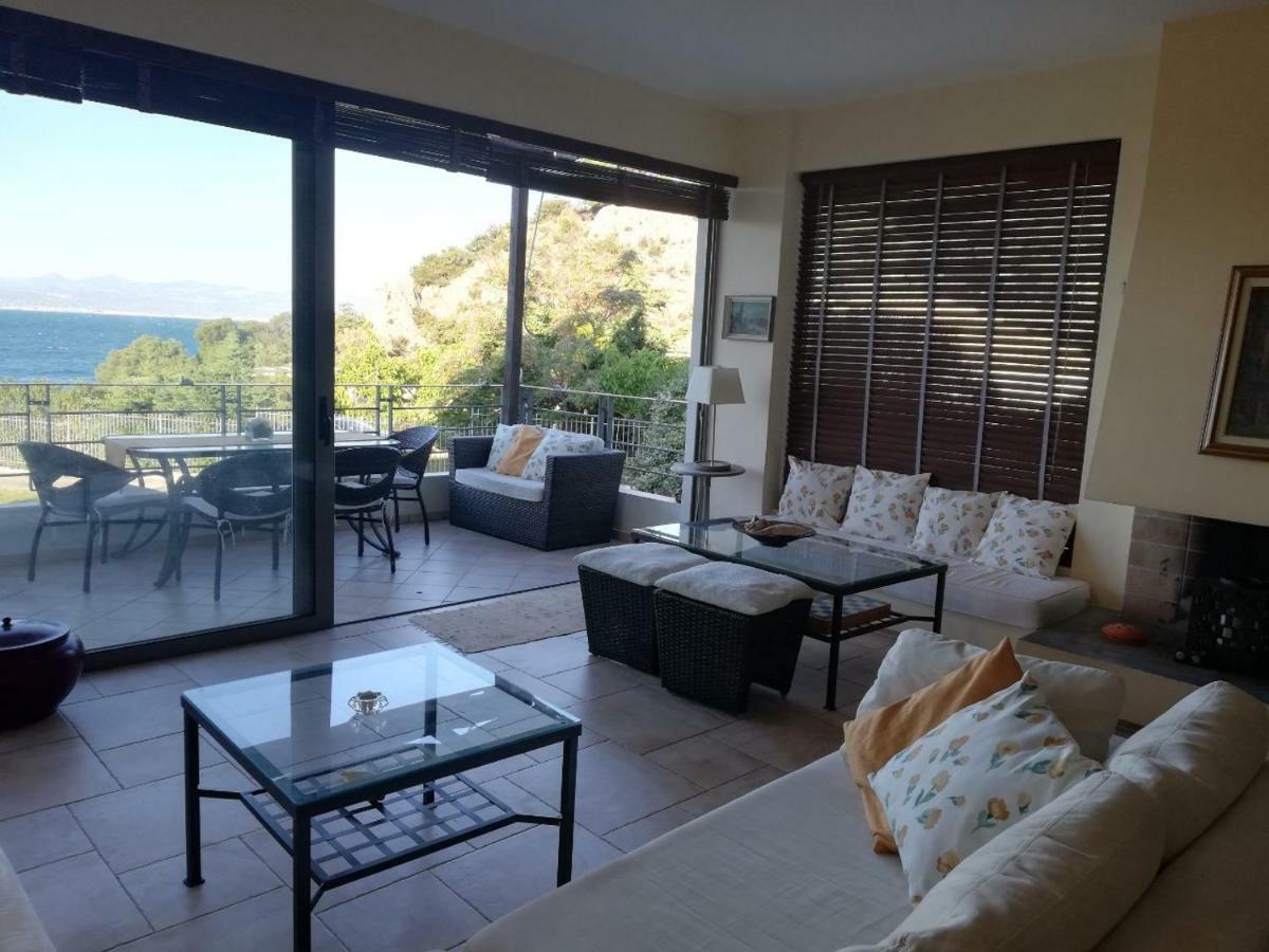 Вилла Beautiful House By The Sea,Loutraki Skaloma. Экстерьер фото